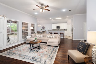 3050 Kinkaid Dr, Dallas, TX 75220