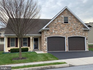 861 Cambridge Dr Unit 88, Manheim, PA 17545