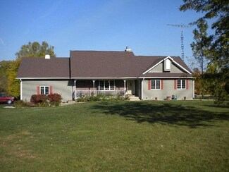 W671 Riverview Ct, Fall River, WI 53932