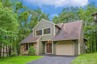 1757 Greenfield Dr, Hidden Valley, PA 15502