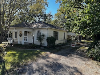 4404 3rd St, Greenville, TX 75401