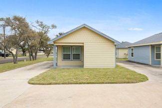 109 Gillespie Ln, Aransas Pass, TX 78336