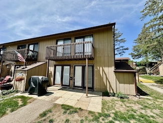 35 Montego Colony Unit 1, Fox Lake, IL 60020