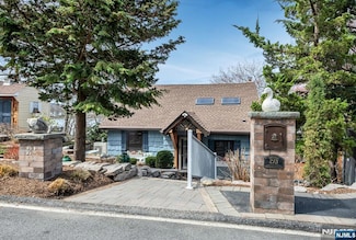 213 Lakeview Ave, Ringwood, NJ 07456