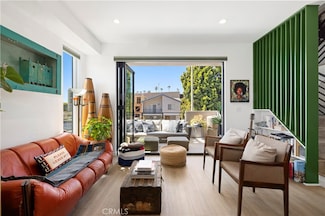 922 N Ridgewood Place, Los Angeles, CA 90038