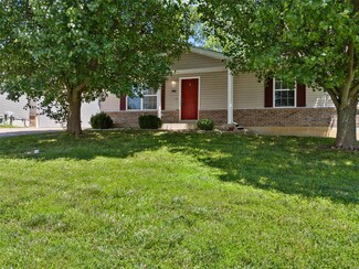 1060 Sleepy Hollow Dr, Troy, MO 63379