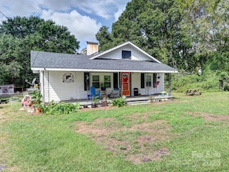 499 Oak Grove Rd, Flat Rock, NC 28731