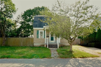 23 Majestic Ave, Warwick, RI 02888