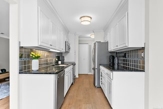116 Southport Woods Dr, Southport, CT 06890