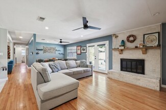 3832 Carman Dr, Benbrook, TX 76116