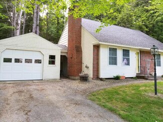 4 Spruce St, Winthrop, ME 04364