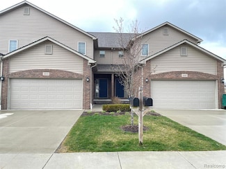 29159 Timber Woods Dr, New Baltimore, MI 48047