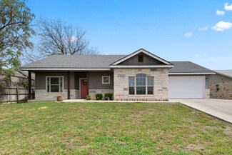 305 N Rhomberg St, Burnet, TX 78611