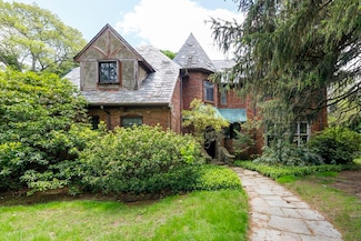 126 Homer St, Newton Center, MA 02459