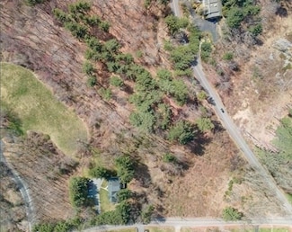 394 1/2 Greenwood St, Millbury, MA 01527