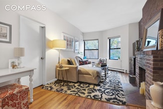 311 W 82nd St Unit 3A, New York, NY 10024