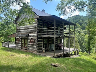 1476 Bal Noble Rd, Hinton, WV 25921