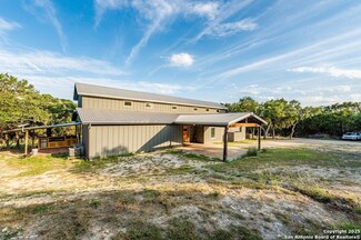 231 Doris Dr, Kerrville, TX 78028