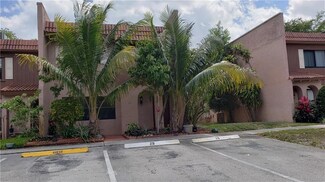 29 Madrid Ln Unit 8-9, Davie, FL 33324