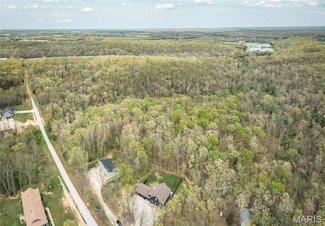 2103 Valley Creek Dr, Owensville, MO 65066
