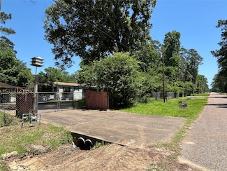 133 Cherokee Ln, Onalaska, TX 77360