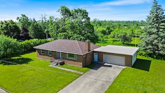 506 7th St, Cheboygan, MI 49721
