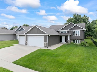 892 Brighton Dr NW, Rochester, MN 55901