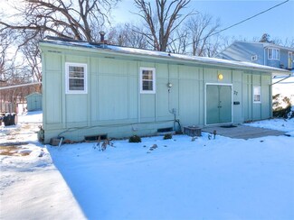 27 E Creston Ave, Des Moines, IA 50315