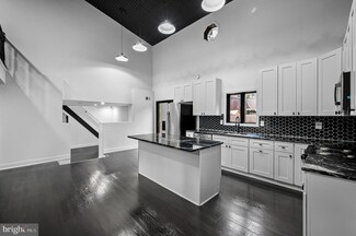 10 Kendrick Ave, Sicklerville, NJ 08081
