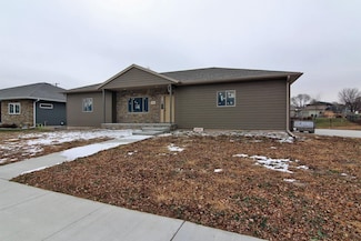 1014 W 42nd St, Kearney, NE 68845