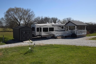 30005 Sunflower Dr, Unionville, MO 63565