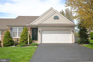 5047 Field View Dr, Mount Joy, PA 17552