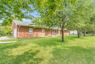 702 N Rising Rd, Champaign, IL 61822