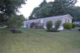 4 Gwyn Ln, Bloomfield, NY 14469