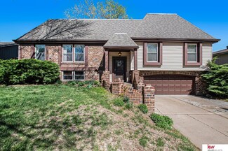 5423 S 145th St, Omaha, NE 68137