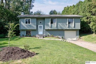 5231 Nebraska Ave, Omaha, NE 68104