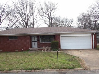 305 Birch St, Searcy, AR 72143