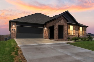 457 N Goose Crossing, Farmington, AR 72730