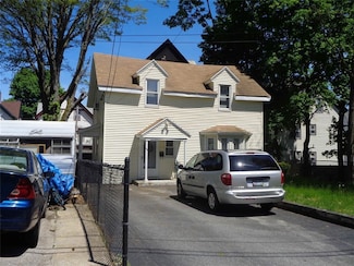 43 Dexter St, Woonsocket, RI 02895