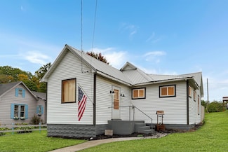104 Caldwell St, Terra Alta, WV 26764