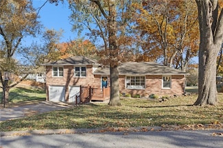 6205 NW Karen Rd, Kansas City, MO 64151