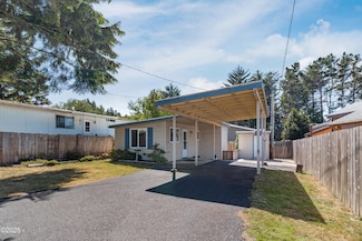 247 SE Neptune Ave, Lincoln City, OR 97367