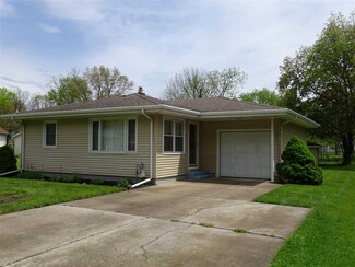 1012 S 12th St, Goshen, IN 46526