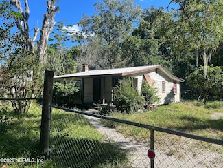 8322 Mc Glothlin St, Jacksonville, FL 32210