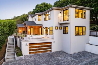 10888 Magdalena Rd, Los Altos Hills, CA 94024