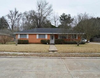 2004 Kimberly St, Alexandria, LA 71301
