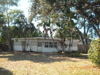 9728 Groveland St, Seminole, FL 33772