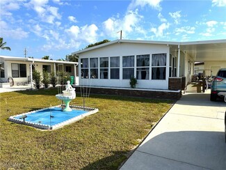 210 Pine Key Ln Unit 210, Naples, FL 34114