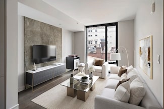 55 Lagrange St Unit 909, Boston, MA 02116