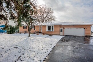 51 Chautauqua Dr, Rochester, NY 14623